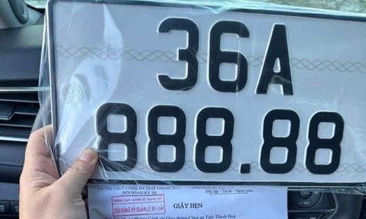 Một biển số xe ôtô ngũ quý 36A-888.88 (Thanh Hóa) được cấp trước thời điểm các phiên đấu giá biển số ôtô được tổ chức. Ảnh: Otofun Thanh Hóa