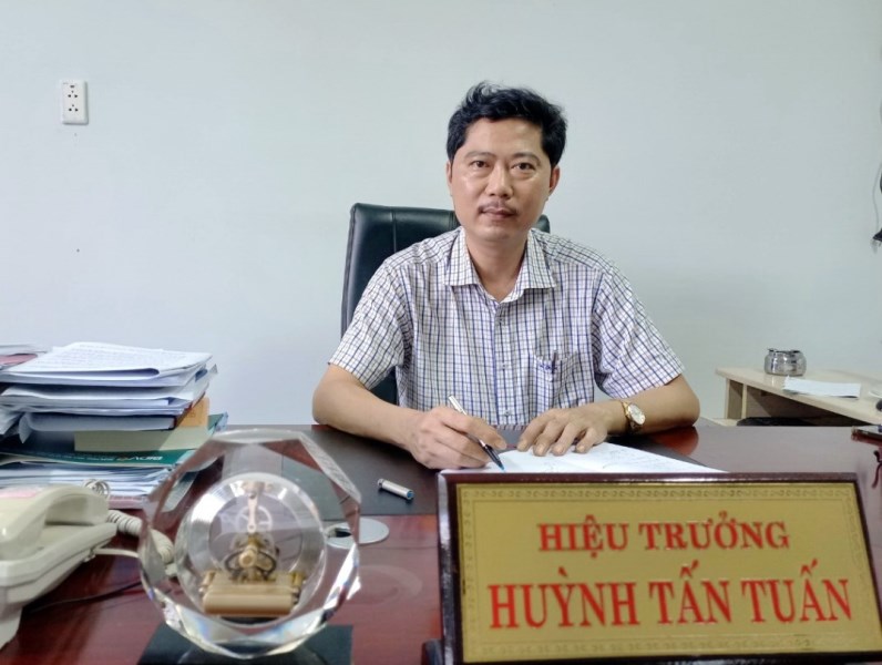 Ông Huỳnh Tấn Tuấn, Hiệu trưởng kiêm Phó Giám đốc phụ trách Bệnh viện trường CĐYT Quảng Nam. Ảnh Hoàng Bin