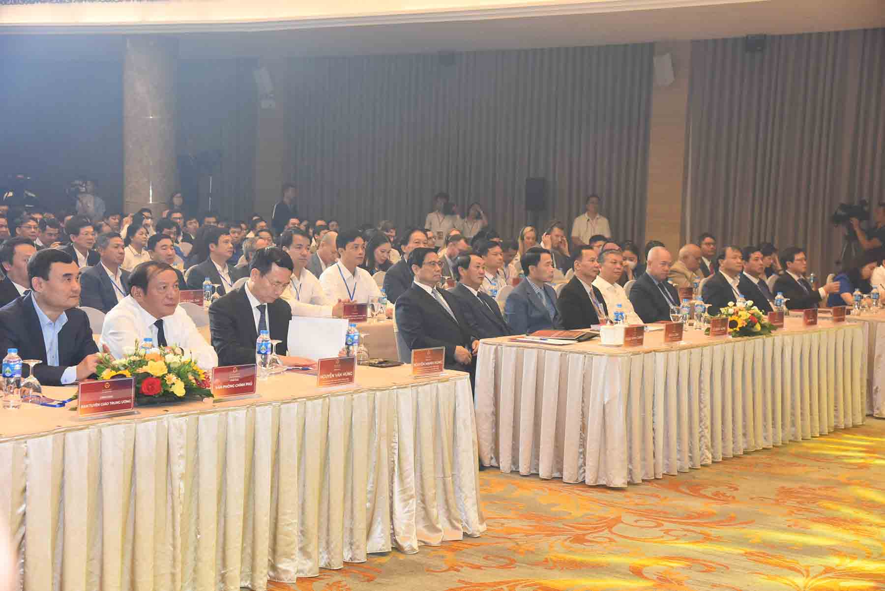 Thủ tướng Phạm Minh Chính và các đại biểu tham dự chương trình. Ảnh: Hải Nguyễn