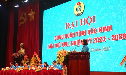 Chủ tịch Liên đoàn Lao động tỉnh Bắc Ninh Nguyễn Thị Vân Hà phát biểu khai mạc. Ảnh: Quế Chi 