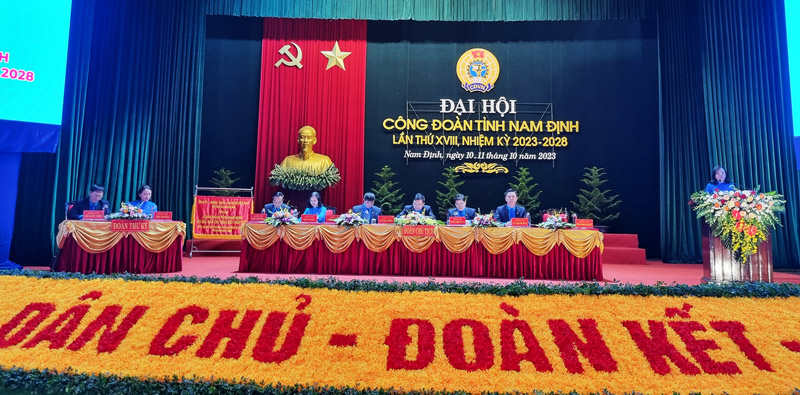 Phiên thứ nhất Đại hội Công đoàn tỉnh Nam Định lần thứ XVIII. Ảnh: Lương Hà