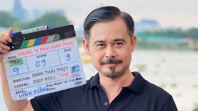 Cuộc sống đời thường của ông trùm "Biệt dược đen": Nấu ăn, dắt xe, lau bàn