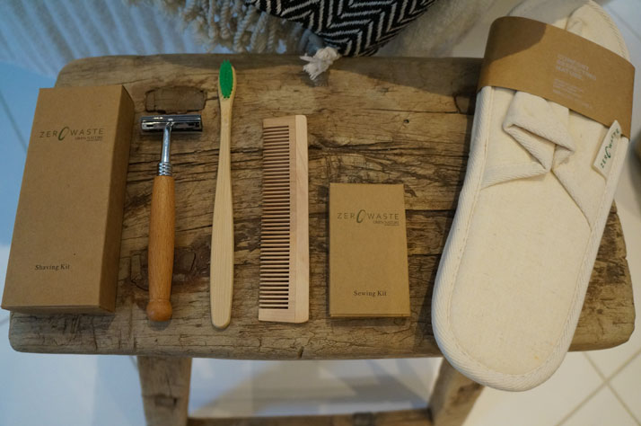 Hầu hết đồ vệ sinh cá nhân tại khách sạn đều được mang về. Ảnh: Zerowaste