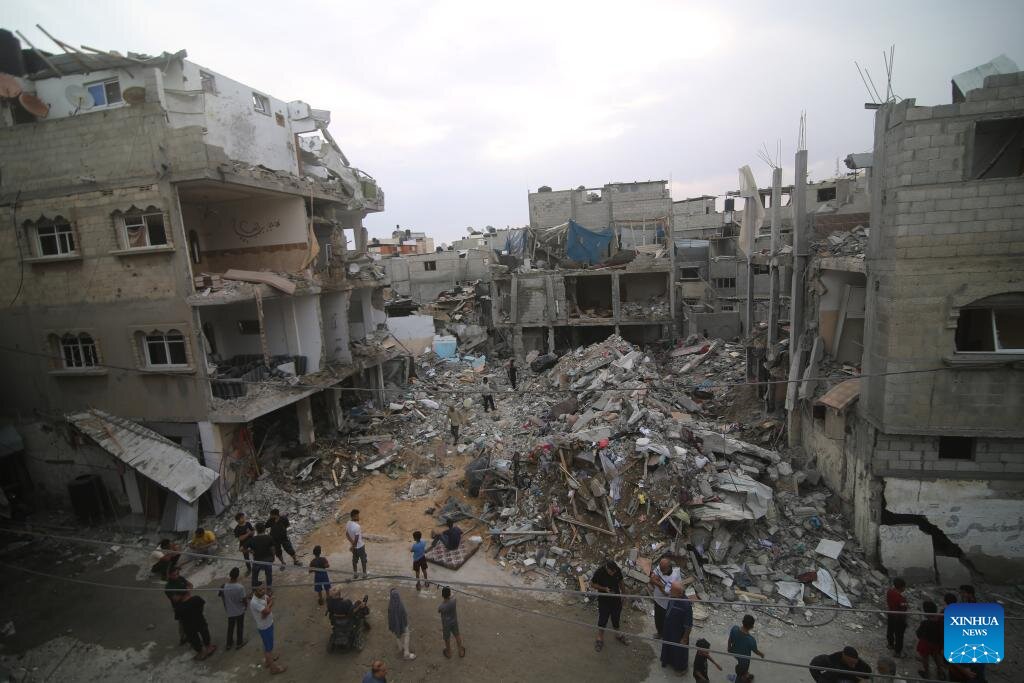 Nhà cửa bị phá hủy sau cuộc không kích của Israel vào thành phố Gaza, ngày 8.10.2023. Ảnh: Xinhua
