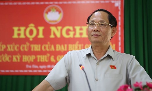 Phó Chủ tịch Quốc hội, Thượng tướng Trần Quang Phương phát biểu tại buổi tiếp xúc cử tri tại tỉnh Quảng Ngãi. Ảnh: Quochoi.vn

