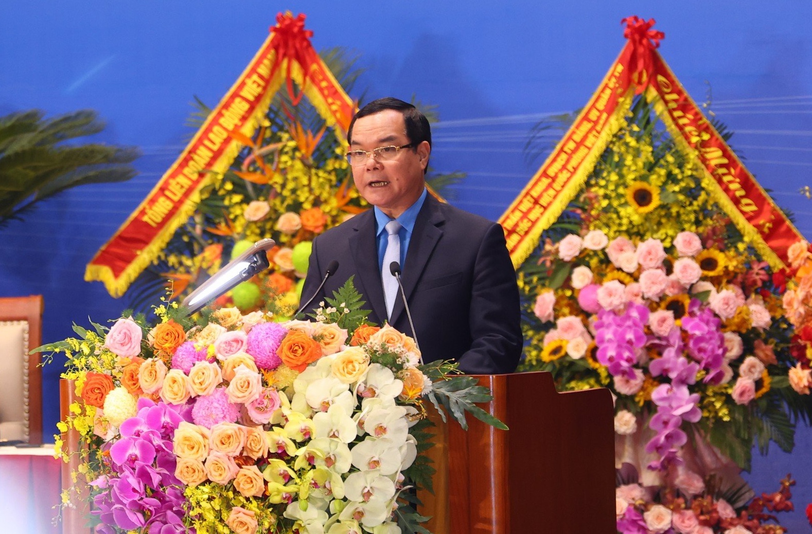 Ông Nguyễn Đình Khang - Ủy viên Trung ương Đảng, Chủ tịch Tổng LĐLĐVN - phát biểu chỉ đạo tại Đại hội Công đoàn tỉnh Vĩnh Phúc lần thứ 15. Ảnh: Bảo Nguyên