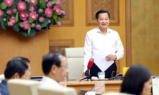 Phó Thủ tướng Chính phủ Lê Minh Khái yêu cầu trong tháng 10.2023 phải có phương án điều chỉnh giá điện, dịch vụ y tế. Ảnh: VGP