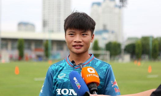 Tiền đạo Ngọc Minh Chuyên là cầu thủ mới nhất ở đợt tập trung chuẩn bị cho vòng loại Olympic Paris 2024 của đội tuyển nữ Việt Nam. Ảnh: Hoàng Tùng