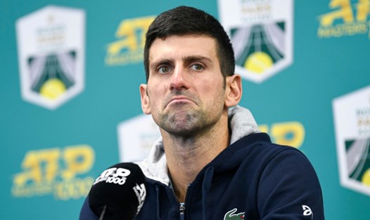 Novak Djokovic muốn các giải đấu sử dụng cùng một loại bóng để không ảnh hưởng đến sức khỏe các tay vợt. Ảnh: Tennis 365