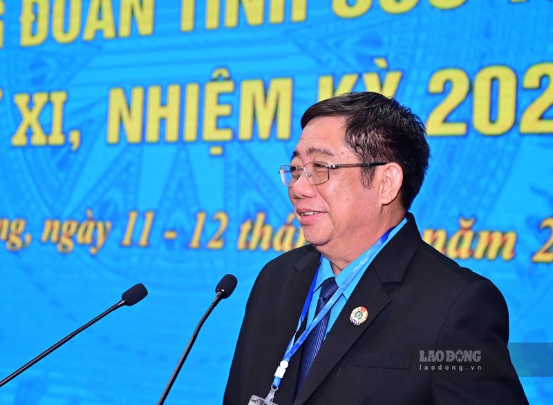 Ông Nguyễn Thanh Sơn, Chủ tịch LĐLĐ tỉnh Sóc Trăng phát biểu khai mạc Đại hội. Ảnh: Đạt Phan