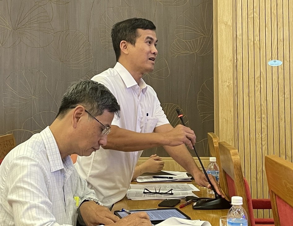 Ông Nguyễn Phi Vũ - Phó Giám đốc Sở Tài chính thông tin tại buổi họp báo. Ảnh: Hữu Long