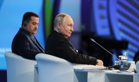 Tổng thống Nga Vladimir Putin đề cao ngành công nghiệp hạt nhân Nga tại sự kiện Tuần lễ Năng lượng Nga. Ảnh: AFP