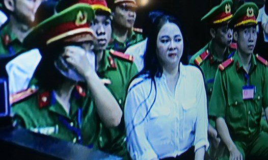 Bị cáo Nguyễn Phương Hằng tại phiên toà xét xử. Ảnh: Anh Tú.
