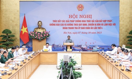 Thủ tướng Chính phủ Phạm Minh Chính chủ trì Hội nghị thúc đẩy các giải pháp chống khai thác hải sản bất hợp pháp. Ảnh: VGP