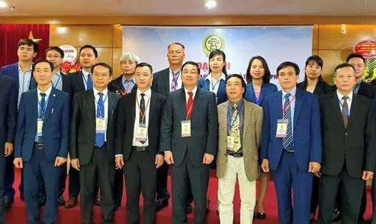 Ban Chấp hành và Đoàn Chủ tịch Hiệp hội Doanh nghiệp Công nghiệp hỗ trợ Hà Nội (HANSIBA). Ảnh NV