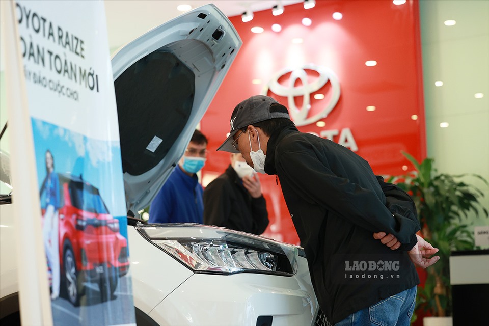 Thị trường ôtô chưa thể khởi sắc. Ảnh: Xuyên Đông