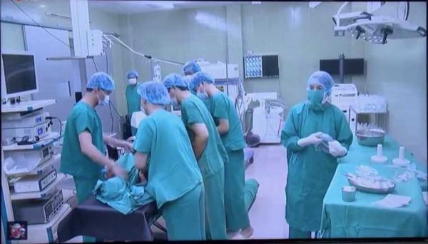 Một ca xử lý bệnh tại Bệnh viện C Đà Nẵng. Ảnh: Bệnh viện C