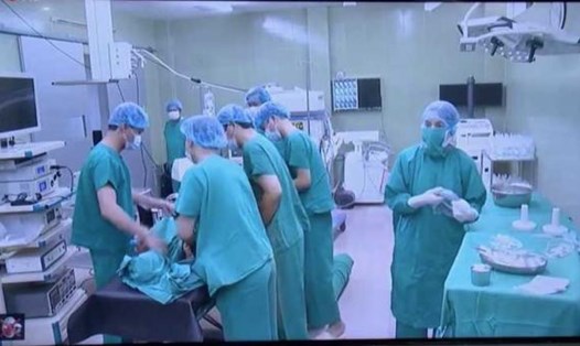 Một ca xử lý bệnh tại Bệnh viện C Đà Nẵng. Ảnh: Bệnh viện C
