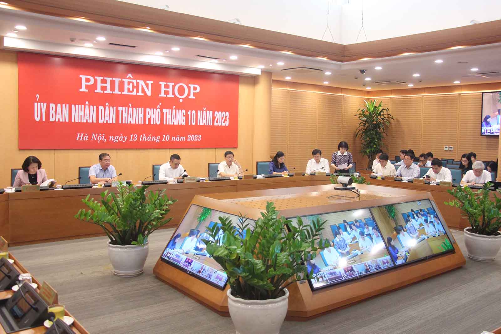 Toàn cảnh phiên họp. Ảnh: Tiến Thành