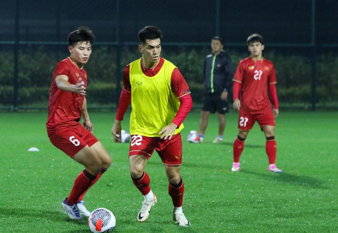 Tiền đạo Tiến Linh vẫn có thể ra sân ở trận đấu với tuyển Uzbekistan. Ảnh: VFF