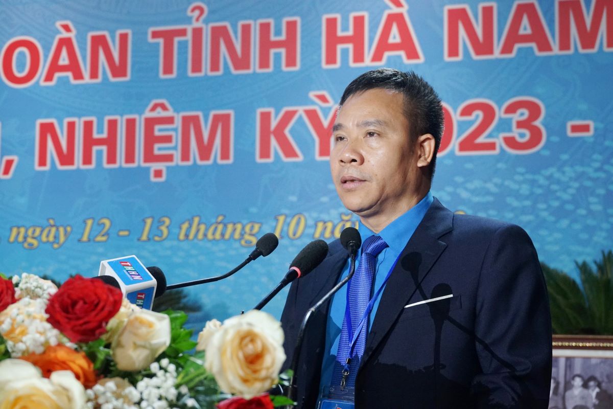 Ông Lê Văn Hà - Chủ tịch LĐLĐ tỉnh Hà Nam phát biểu tại đại hội. Ảnh: Quách Du