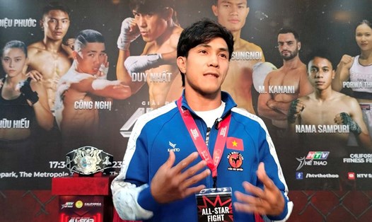 Nguyễn Trần Duy Nhất kêu gọi người hâm mộ hãy cổ vũ cho các võ sĩ Việt Nam tại sự kiện All Star Fight 2023. Ảnh: Nguyễn Đăng