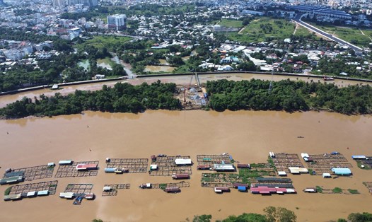Thi công cầu Thống Nhất thuộc dự án đường trục trung tâm TP Biên Hoà. Ảnh: Hà Anh Chiến