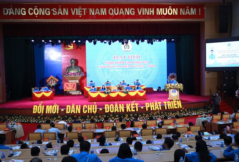 Toàn cảnh Đại hội XIX Công đoàn tỉnh Hưng Yên. Ảnh: Hải Nguyễn