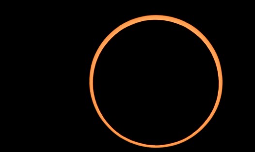 Vòng lửa ấn tượng của nhật thực hình khuyên ngày 14.10.2023. Ảnh: AFP