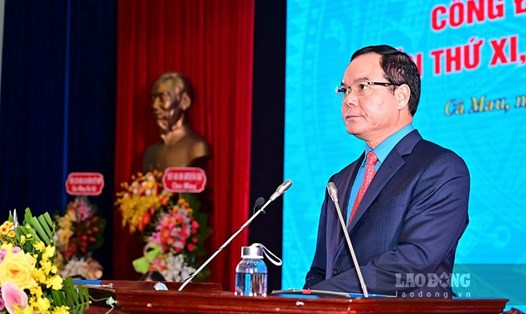 Chủ tịch Tổng LĐLĐVN Nguyễn Đình Khang phát biểu chỉ đạo tại Đại hội Công đoàn tỉnh Cà Mau lần thứ XI, nhiệm kỳ 2023-2028. Ảnh: Đạt Phan