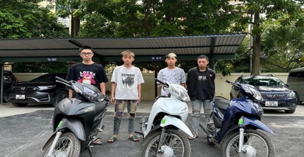 Nhóm cướp nhí trên địa bàn quận Nam Từ Liêm bị bắt giữ. Ảnh: Công an TP Hà Nội