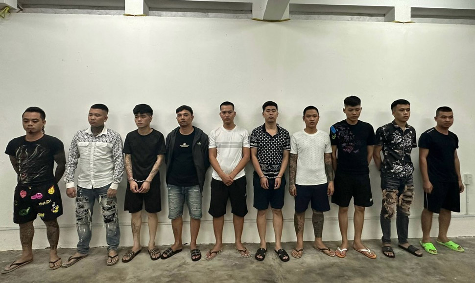 Nhóm đối tượng cho vay lãi nặng bị Công an TP Tuy Hòa bắt giữ. Ảnh: Lương Thanh