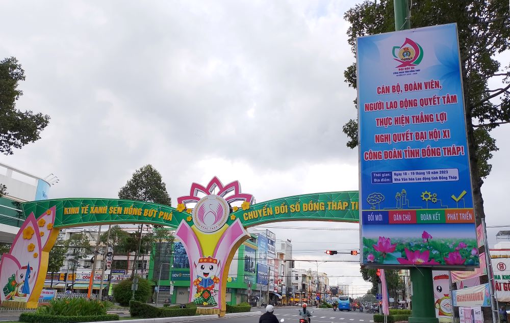 Hình ảnh quảng bá sự kiện Đại hội Công đoàn tỉnh Đồng Tháp tại trung tâm TP Cao Lãnh. Ảnh: Lâm Điền