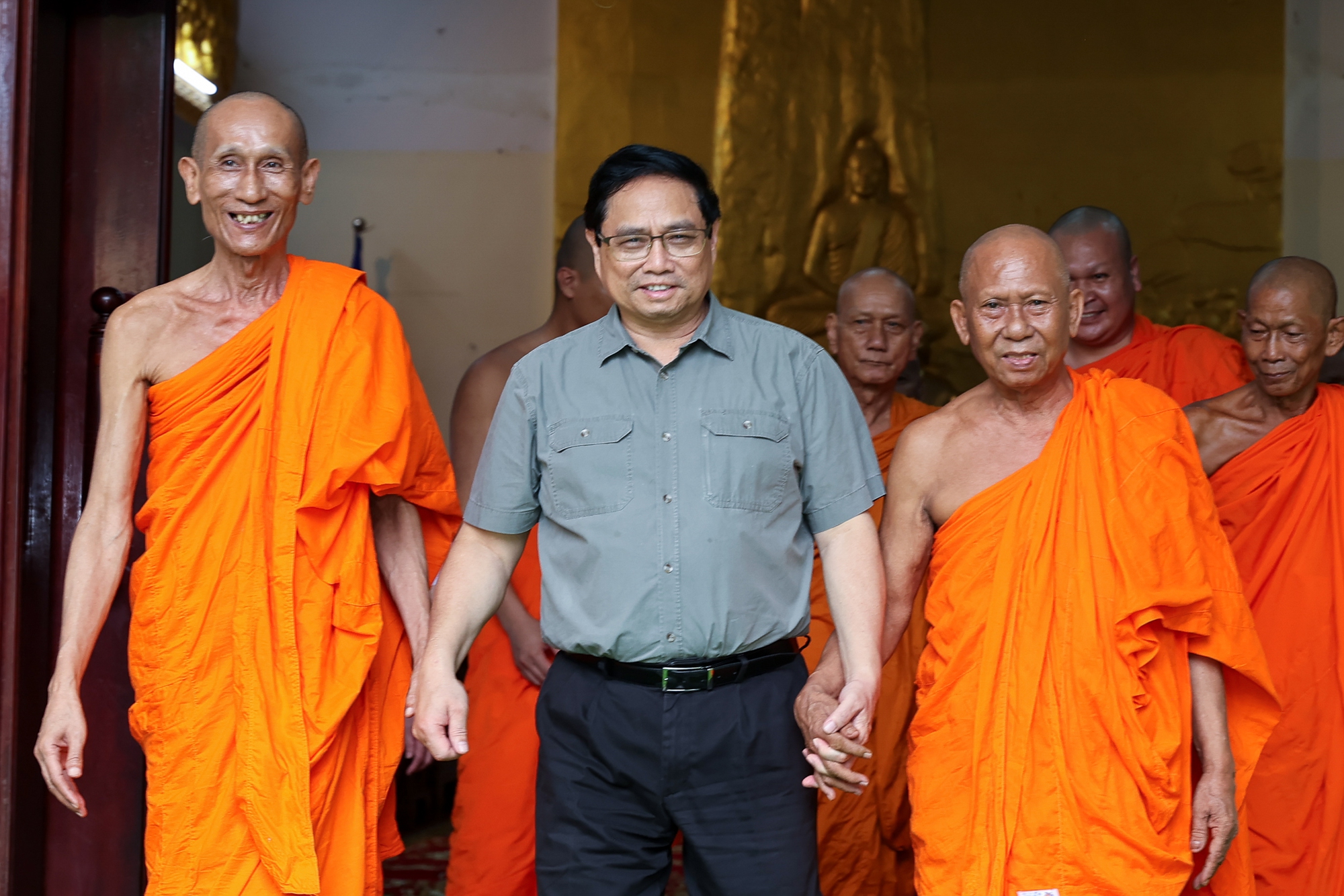 Thủ tướng Chính phủ khẳng định trong thành tích chung của đất nước có sự đóng góp quan trọng của sư sãi nói chung, phái Nam tông Khmer nói riêng. Ảnh: Thanh Hà