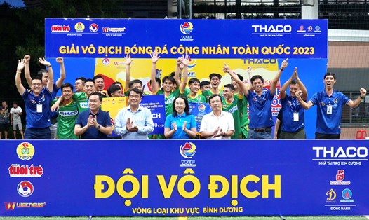 Đội Công đoàn Bình Dương 2 vô địch vòng loại khu vực 6 Giải vô địch Bóng đá công nhân toàn quốc 2023 Ảnh: Dương Bình
