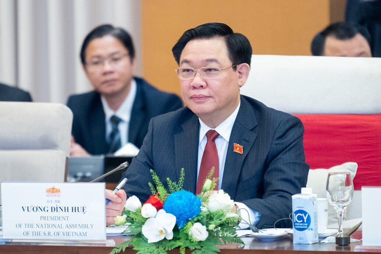 Chủ tịch Quốc hội Vương Đình Huệ phát biểu tại hội đàm. Ảnh: Hải Nguyễn