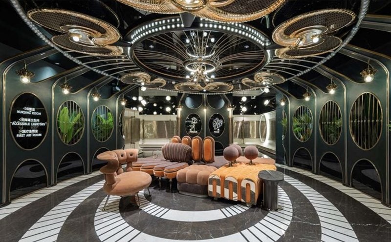 Khu vực sảnh chờ với ghế sofa lấy cảm hứng từ những chùm hoa đang nở