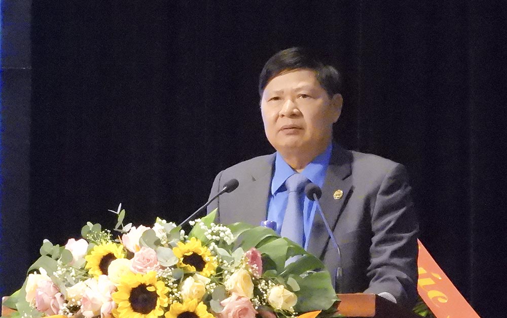 Ông Phan Văn Anh - Phó Chủ tịch Tổng LĐLĐ Việt Nam phát biểu tại Đại hội Công đoàn tỉnh Điện Biên. Ảnh: Văn Thành Chương
