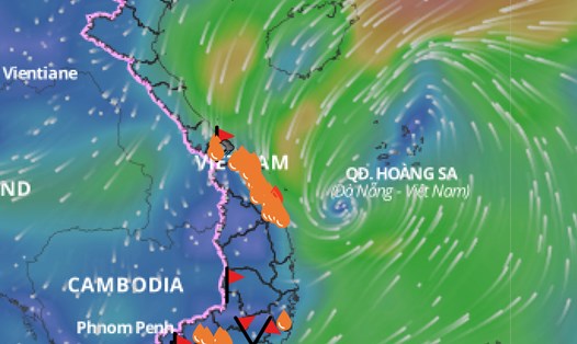 
Vùng áp thấp đang mạnh lên trên Biển Đông. Ảnh: VNDMS.