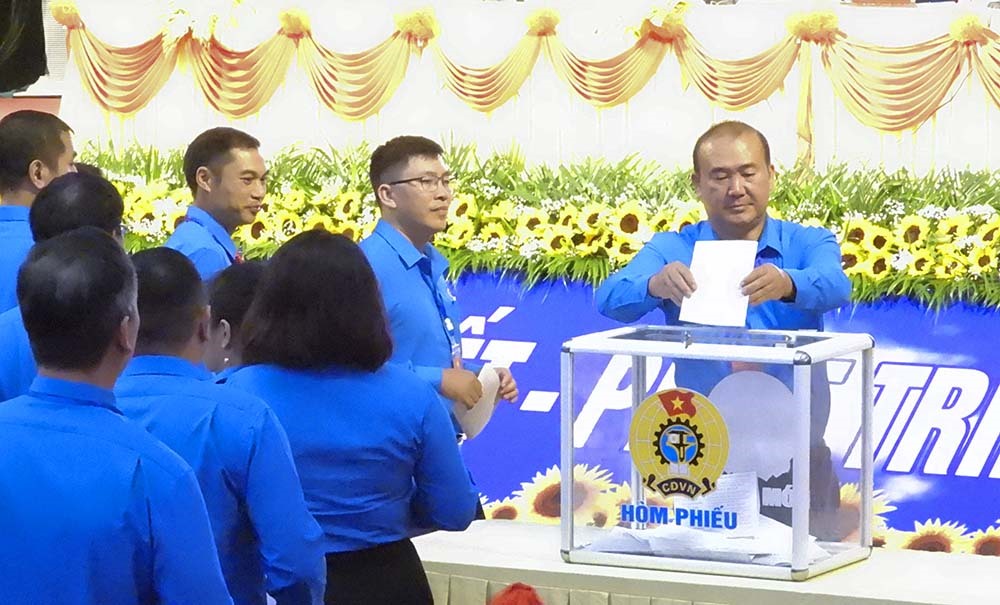 Đại hội Công đoàn tỉnh Điện Biên lần thứ XII, nhiệm kỳ 2023-2028 bầu 30 đồng chí vào Ban chấp hành. Ảnh: Văn Thành Chương