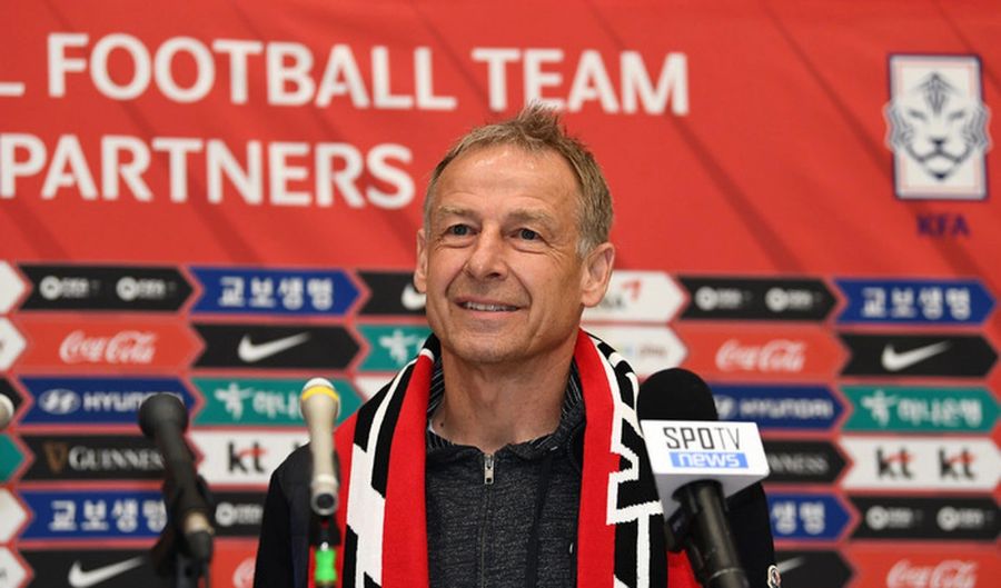 Huấn luyện viên Jurgen Klinsmann không đánh giá thấp tuyển Việt Nam. Ảnh: Korea Football News
