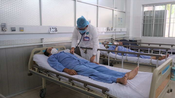 Hình ảnh bệnh nhân chờ máu để mổ tim ở Bệnh viện Đa khoa Trung ương Cần Thơ. Ảnh: Phong Linh