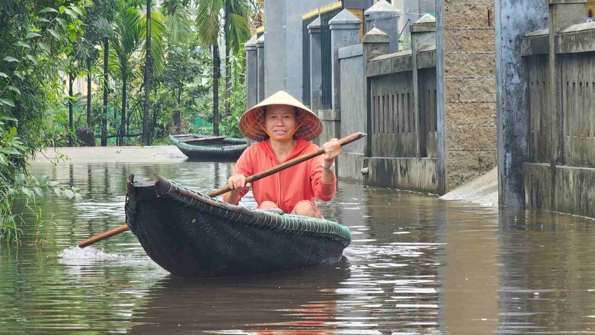 Khi nhắc đến mưa lũ tại tỉnh Thừa Thiên Huế, không thể không nhắc đến địa phương được ví như “túi nước” của tỉnh, đó là vùng thôn quê Xuân Tùy, xã Quảng Phú, huyện Quảng Điền.