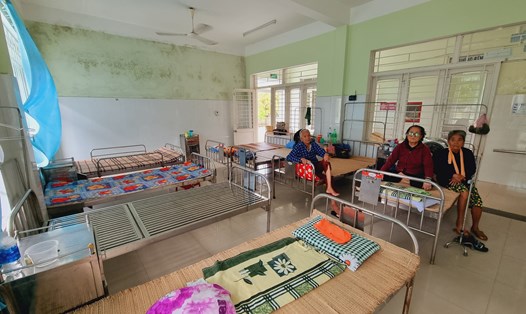 Bệnh viện Y học cổ truyền tỉnh Quảng Nam gặp khó khi áp dụng cơ chế tự chủ, hiện nợ gần 3,2 tỉ đồng tiền lương và BHXH của hàng trăm lao động. Ảnh: HOÀNG BIN