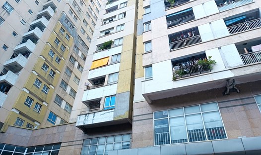 Căn hộ chung cư có mức giá bán vừa túi tiền đang mất dần khỏi thị trường bất động sản Hà Nội. Ảnh: Thu Giang