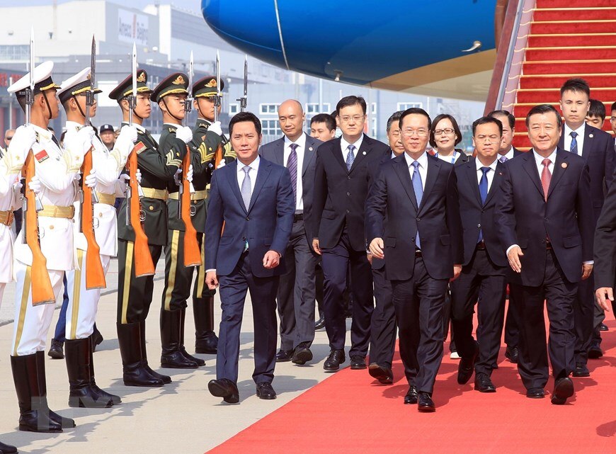 Lễ đón Chủ tịch nước Võ Văn Thưởng tại sân bay Bắc Kinh. Ảnh: TTXVN