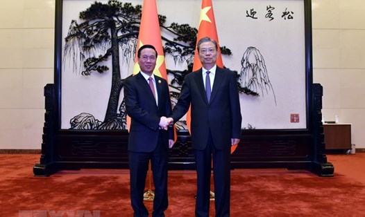 Chủ tịch nước Võ Văn Thưởng hội kiến với Ủy viên trưởng Nhân đại toàn quốc Trung Quốc Triệu Lạc Tế. Ảnh: TTXVN