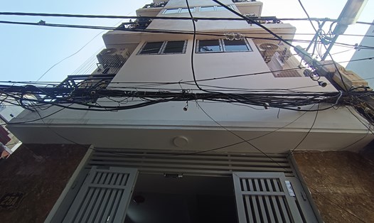 Chung cư mini ở phố Tân Triều (Hà Nội) kín phòng cho thuê sau khi mở ban công, lắp đặt thang thoát hiểm. Ảnh: Thu Giang 