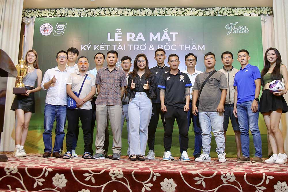 Đại diện các đội bóng tham dự Faith Saigon Super Cup 2023. Ảnh: Băng Huyền