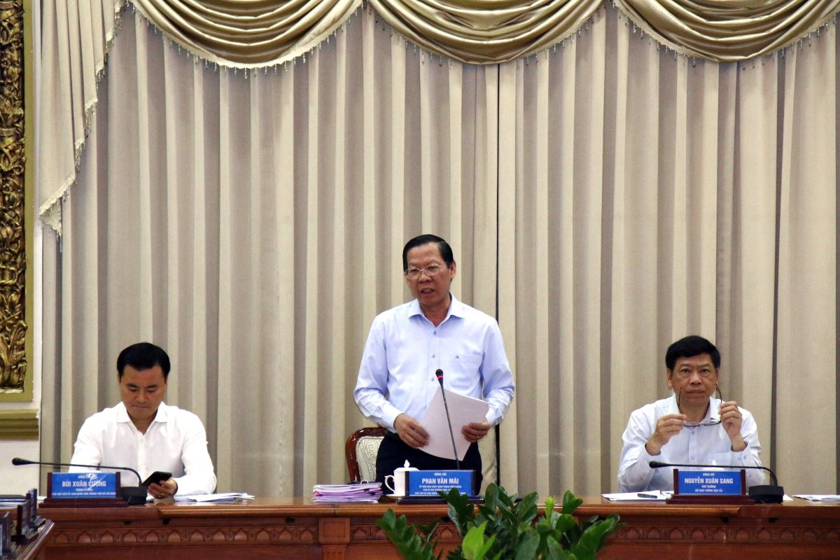 Chủ tịch UBND TPHCM Phan Văn Mãi phát biểu tại hội thảo.  Ảnh: Minh Quân